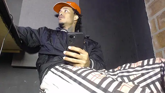 Snapshot of Anaconda_larga chatting on February 25, 2026, 1:22 pm Anaconda larga online show from February 25, 2026, 1:22 pm