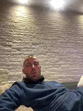 Rotteei1 online show from November 18, 2025, 5:38 pm