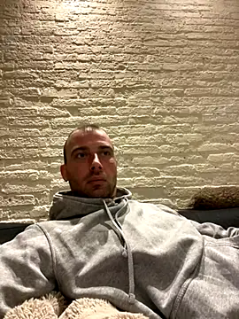 Rotteei1 online show from November 27, 2025, 5:46 pm