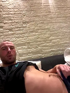 Rotteei1 online show from November 15, 2025, 7:51 pm