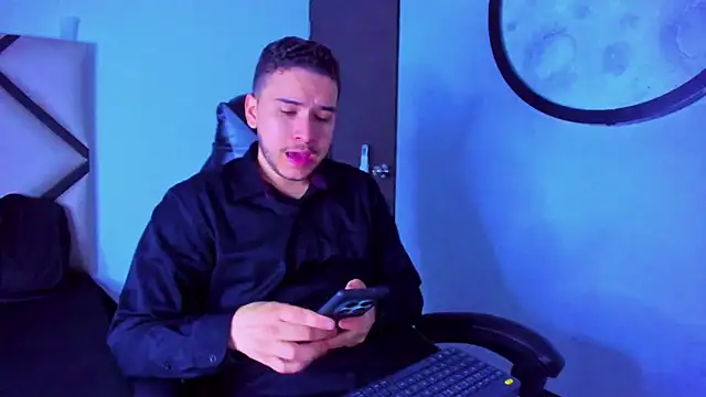 mike 257 online show from December 15, 2025, 12:44 pm