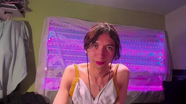 najimi uwu online show from November 27, 2025, 1:06 am