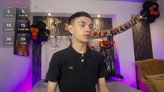 Snapshot of Mike_lawford1 chatting on October 29, 2025, 1:10 pm Mike lawford1 online show from October 29, 2025, 1:10 pm