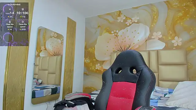 NahomiWalker  online show from February 26, 2026, 8:42 pm