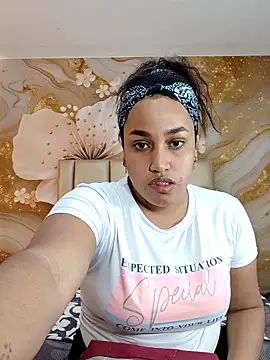 NahomiWalker  online show from April 7, 2026, 7:04 pm