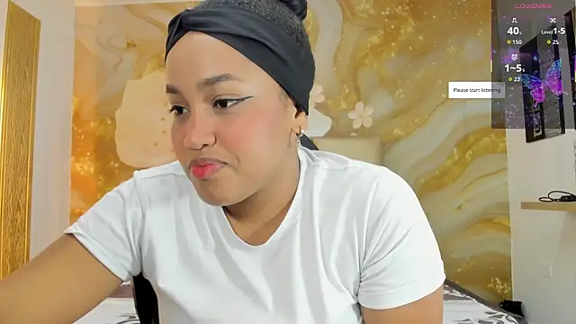 NahomiWalker  online show from April 14, 2026, 7:08 pm