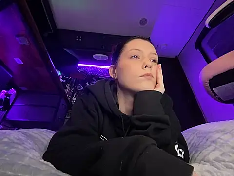 Thedeepwebcutie online show from June 27, 2026, 3:56 am