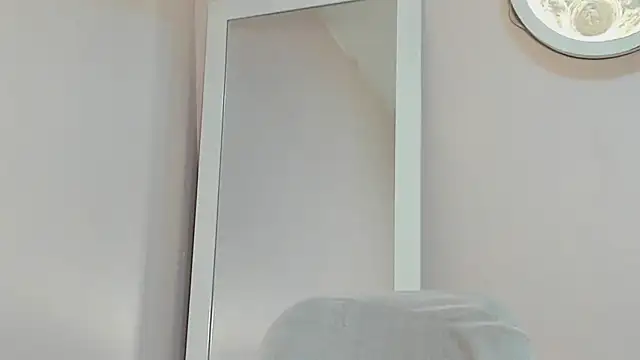 elissaWhite online show from April 11, 2026, 4:20 am