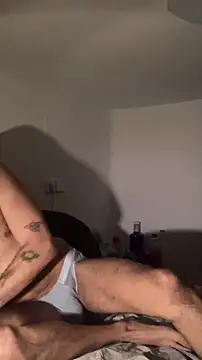 Italmanu85 online show from November 17, 2025, 12:58 am