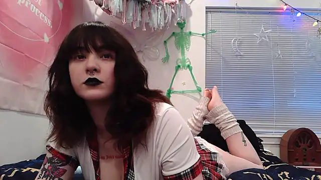 Trickylucy555 online show from February 23, 2026, 11:44 am