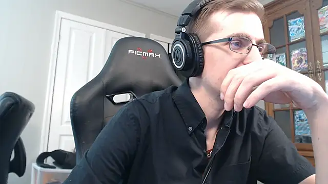 CasuallyCorrupt online show from November 7, 2025, 3:55 am