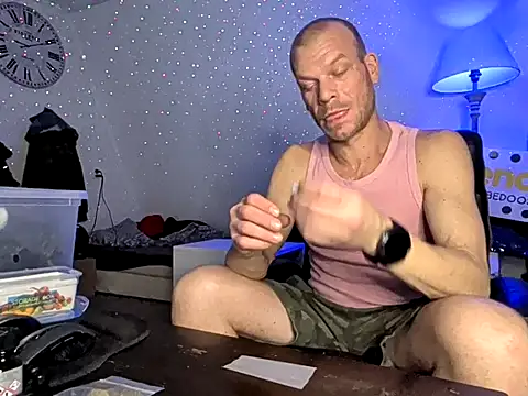 Kinky Play1 online show from February 1, 2026, 8:07 pm