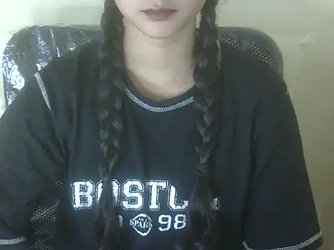 shimz  online show from November 13, 2025, 5:44 am