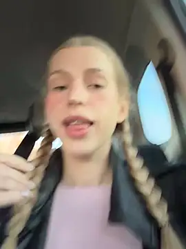 kira mia online show from April 8, 2026, 4:30 pm