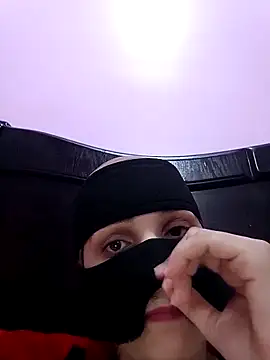 Snapshot of SandyAmr chatting on November 16, 2025, 8:30 am SandyAmr online show from November 16, 2025, 8:30 am