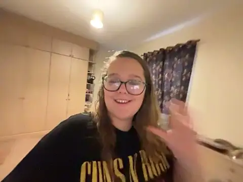 Scarletcum22 online show from November 3, 2025, 7:57 am