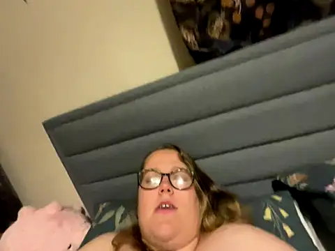 Scarletcum22 online show from November 19, 2025, 7:19 am