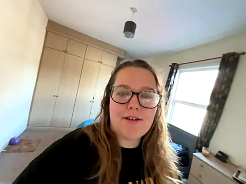 Scarletcum22 online show from November 2, 2025, 8:30 am