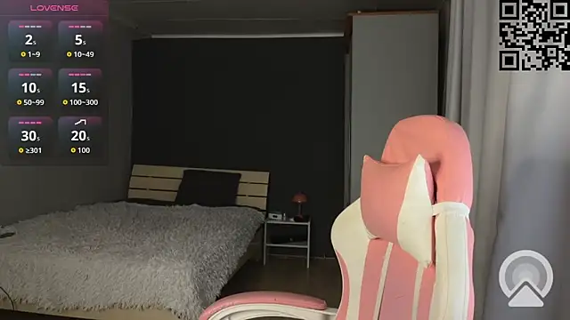 Snapshot of ella_simons chatting on February 8, 2026, 9:34 pm ella simons online show from February 8, 2026, 9:34 pm