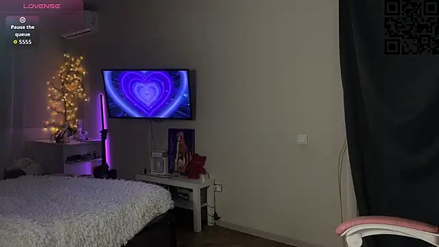 Snapshot of ella_simons chatting on December 1, 2025, 1:39 am ella simons online show from December 1, 2025, 1:39 am