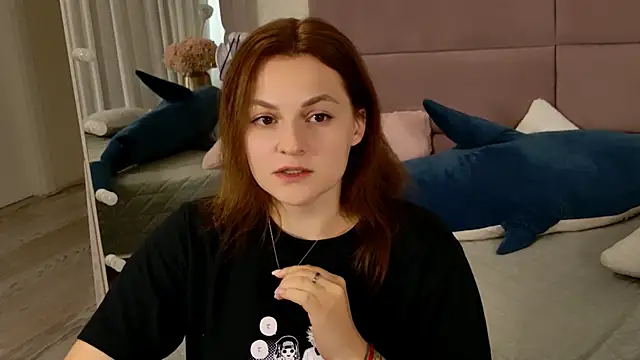 KirraMoss online show from July 11, 2026, 10:37 am