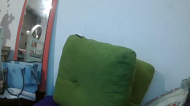 CarlaBrasuca online show from April 21, 2026, 7:37 am