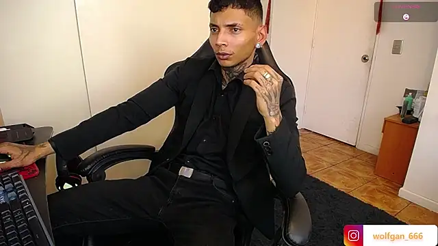 nathan aress6666 online show from February 14, 2026, 11:27 pm