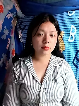 lisa-bae00 online show from March 22, 2026, 12:29 pm