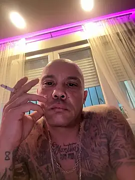 gitanoMad online show from November 19, 2025, 11:49 pm