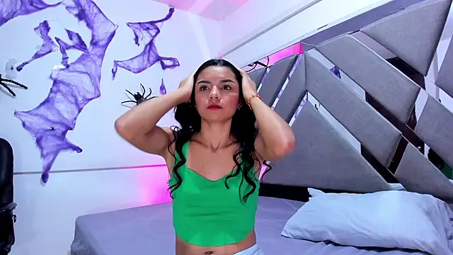 Crystal Stones online show from October 24, 2025, 5:28 am