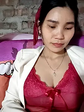 Snapshot of Bear_bear0 chatting on February 3, 2026, 12:43 am Bear bear0 online show from February 3, 2026, 12:43 am