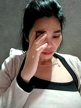 Snapshot of Bear_bear0 chatting on February 4, 2026, 11:33 pm Bear bear0 online show from February 4, 2026, 11:33 pm