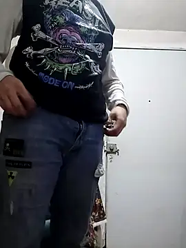 Snapshot of Joanhunk chatting on October 31, 2025, 2:19 am Joanhunk online show from October 31, 2025, 2:19 am