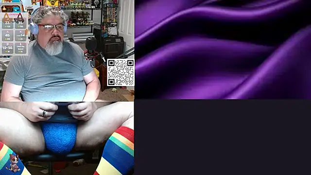 geekycastillo online show from June 14, 2026, 3:52 am