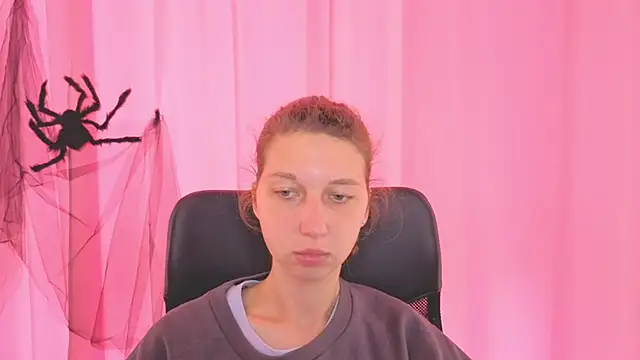 CuteEllii online show from October 28, 2025, 10:58 am