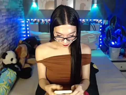 Snapshot of HotNathalie6900 chatting on April 4, 2026, 12:01 pm HotNathalie6900 online show from April 4, 2026, 12:01 pm