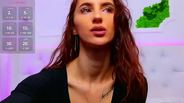 Snapshot of ElisaCharm chatting on January 19, 2026, 3:32 am ElisaCharm online show from January 19, 2026, 3:32 am