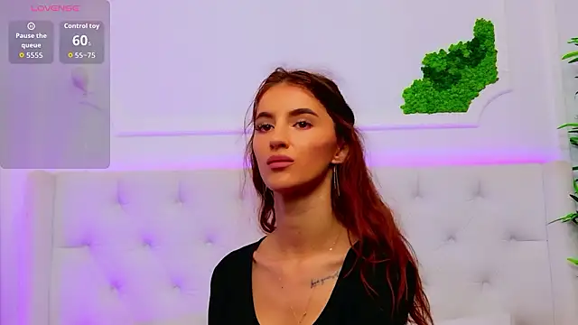 Snapshot of ElisaCharm chatting on February 2, 2026, 5:28 am ElisaCharm online show from February 2, 2026, 5:28 am