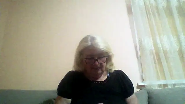 AmyLove353 online show from June 17, 2026, 8:19 pm