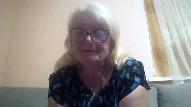 AmyLove353 online show from June 21, 2026, 9:20 pm