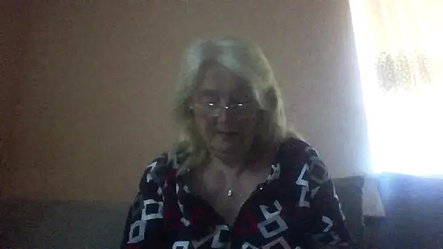 AmyLove353 online show from July 9, 2026, 3:18 am