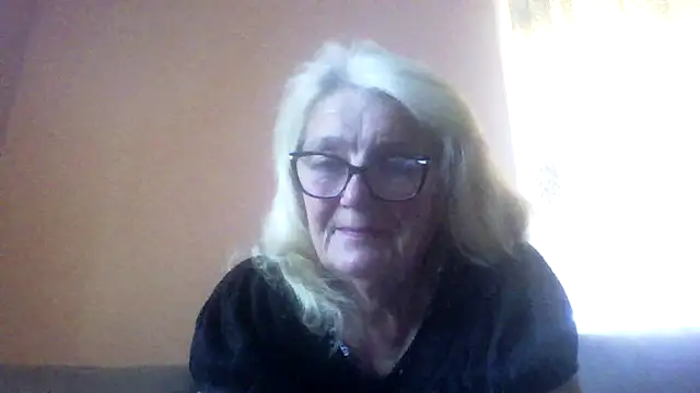 AmyLove353 online show from June 29, 2026, 3:35 am