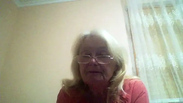 AmyLove353 online show from July 6, 2026, 8:33 pm