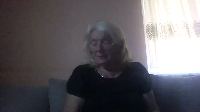 AmyLove353 online show from July 10, 2026, 3:39 am