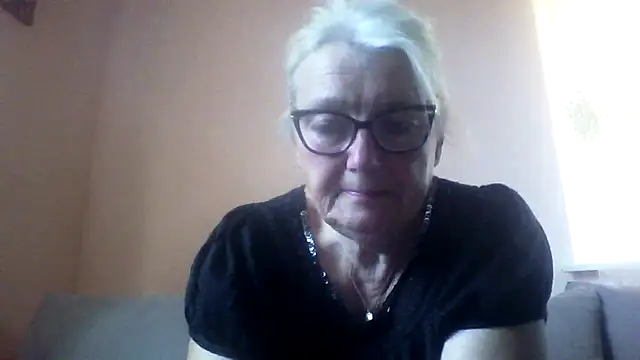 AmyLove353 online show from June 16, 2026, 4:23 am