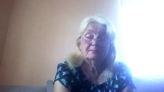 AmyLove353 online show from July 14, 2026, 7:02 am