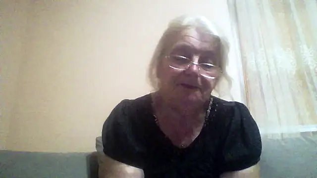 AmyLove353 online show from July 17, 2026, 2:20 am