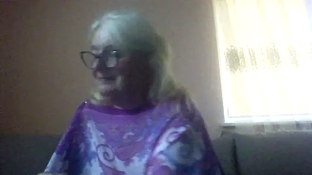 AmyLove353 online show from June 17, 2026, 4:12 am