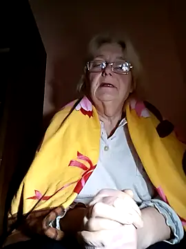 AmyLove353 online show from February 4, 2026, 3:34 am