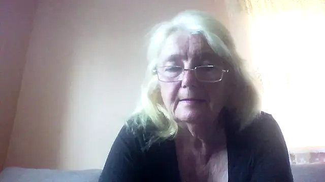 AmyLove353 online show from August 1, 2026, 4:32 am